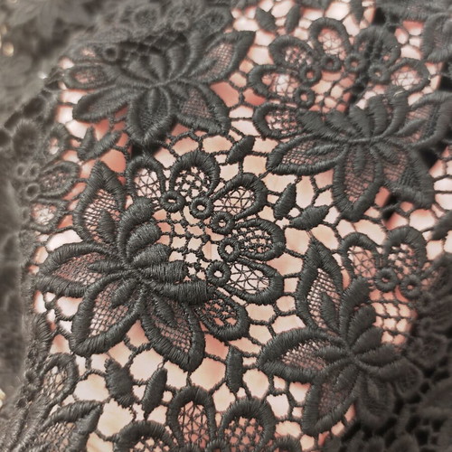 Cotton lace luxury 3.28 cm by 95 cm new