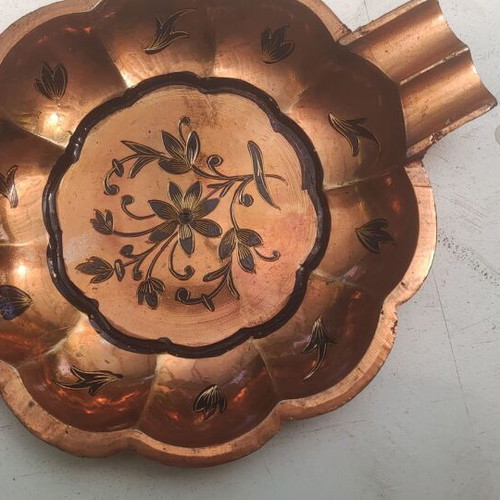 Vintage copper engraved painted ashtray like new