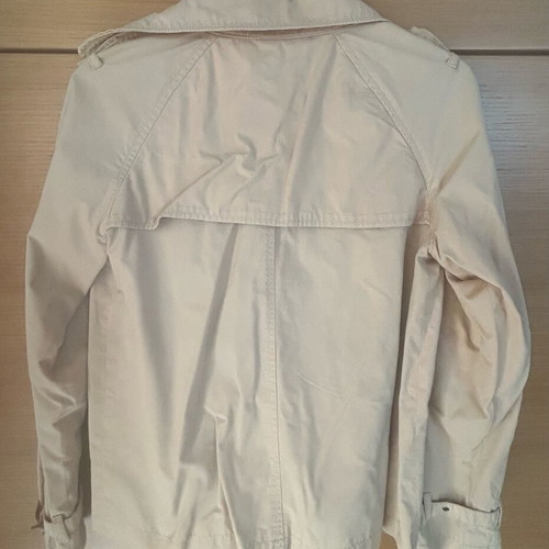 Zara women's short beige trench coat used, size S