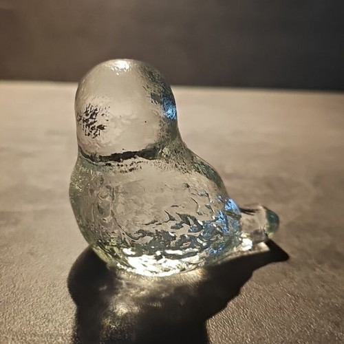 Pukeberg glass bird paperweight, vintage Scandinavian mid-century