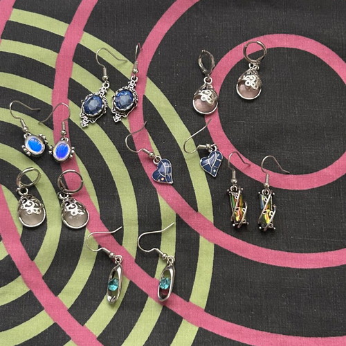 Set of 7 pairs of colorful dangling earrings new