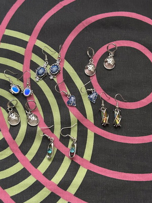 Set of 7 pairs of colorful dangling earrings new