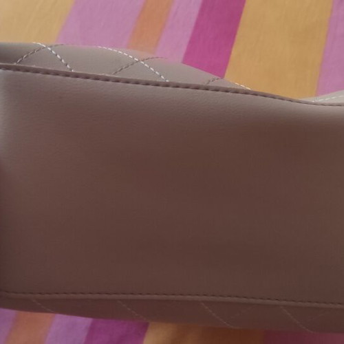 Beige BB shoulder bag like new with chain handles and zipper