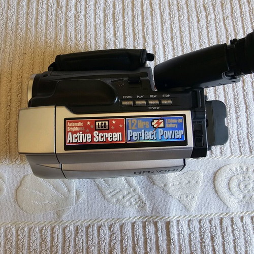 Hitachi VM-E555LE video camera like new, collectible vintage model