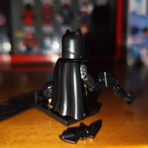 Batman DCEU minifigure like new with accessories