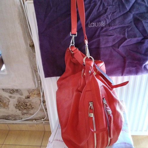 Laurel Escada red leather shoulder bag new