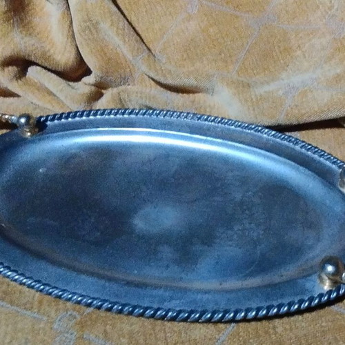 Serving tray like new with golden handles