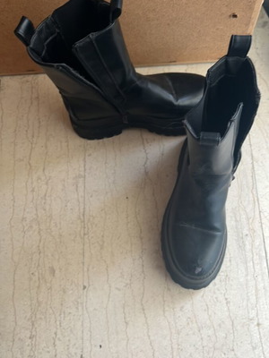 Black boots used size 38