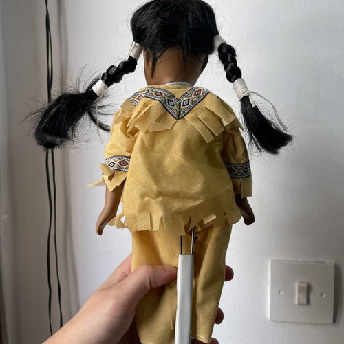 Set of 2 vintage porcelain collectible dolls native style, like new