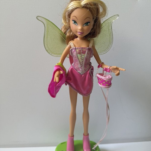 Winx Club Flutter Magic Flora doll like new
