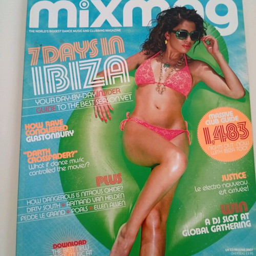 Mixmag magazines like new, pack of 6 with electronic music CDs