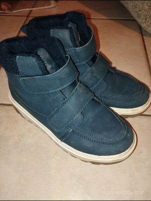 H&M boys' blue boots like new, size 33