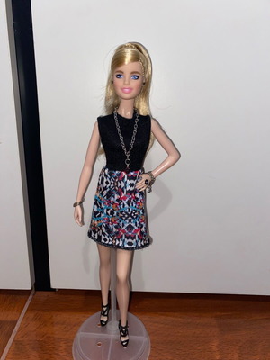 Barbie Model Muse like new with custom clothes and accessories