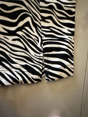 Zebra print skirt XS, black and white