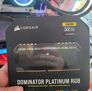 Corsair Dominator Platinum RGB 32GB DDR5 RAM με 2 Modules (2x16GB) και Ταχύτητα 7200 για Desktop