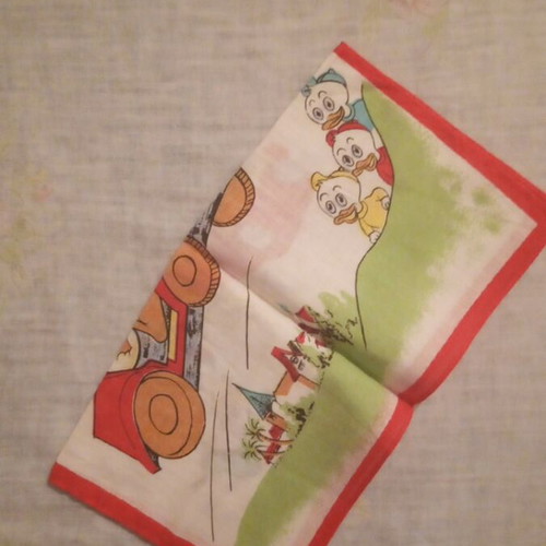 Disney handkerchief with Donald and nephews unused from the 90s