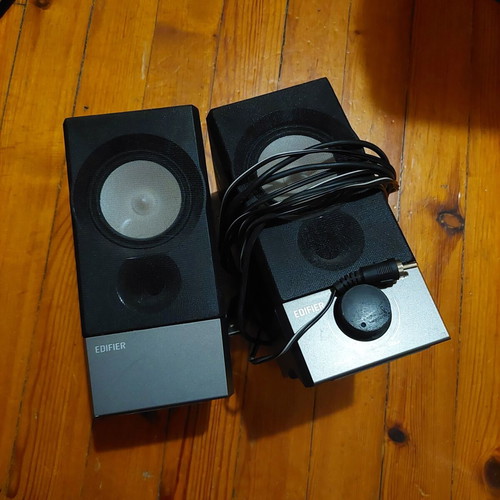 Edifier computer speakers used, USB powered with 3.5mm jack