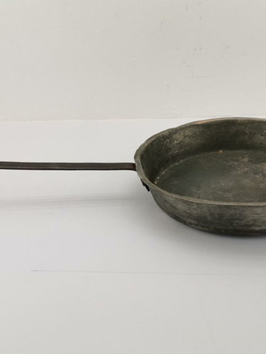 Copper frying pan used, metal handle, vintage 1920