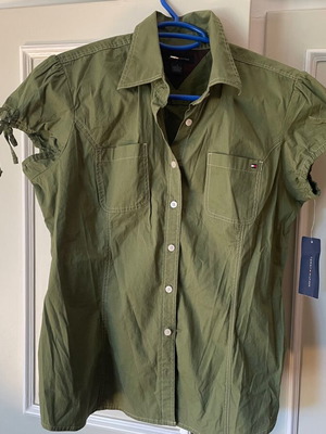 Tommy Hilfiger τοπάκι πράσινο λάδι cotton size M καινούργιο με ετικετάκι