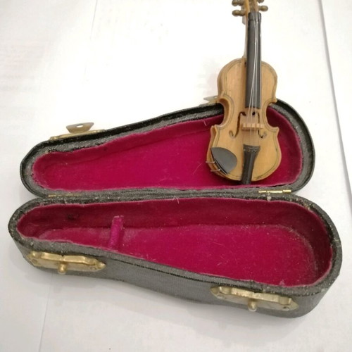 Violin Miniature with Vintage Case, like new