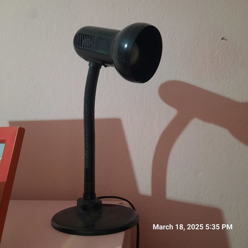 Table lamp like new with long cable