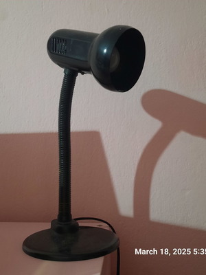 Table lamp like new with long cable