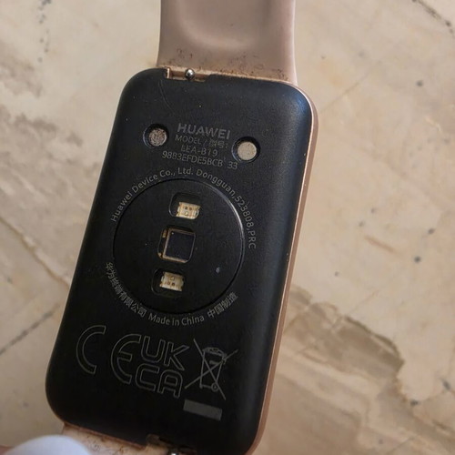 Huawei Band 7 used, needs new strap