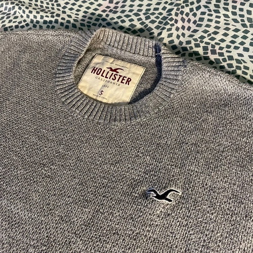 Hollister grey knit sweater used, size S