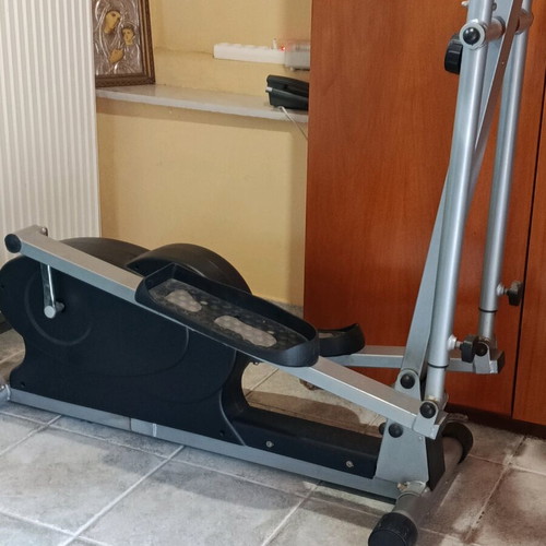 Elliptical fitness machine like new