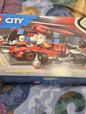 Lego City F1 Pit Stop & Pit Crew με Ferrari αυτοκίνητο καινούργιο