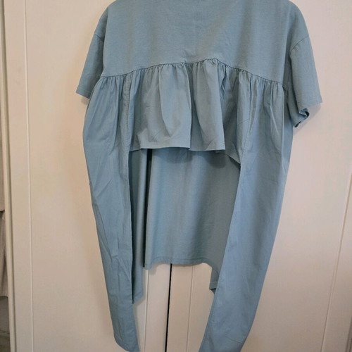 Zara blouse with unique back, like new, size S