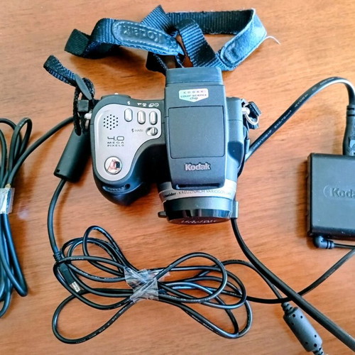 Kodak EasyShare DX6490 camera like new