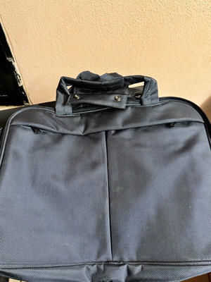 Επαγγελματική τσάντα laptop σαν καινούργιο, μαύρη με πολλές θήκες