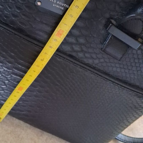 Paul's Boutique bag like new, spacious with adjustable strap