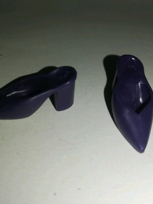 Barbie shoes like new