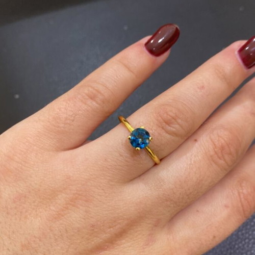 Gold solitaire ring 14 karat with genuine topaz, size 57