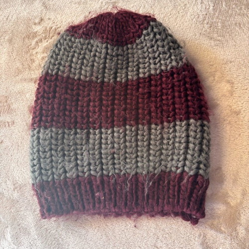 Pink Woman scarf and beanie set used, gray and red