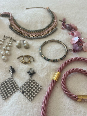 Various jewelry like new
