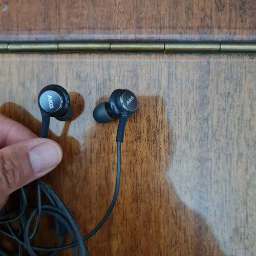 Akg headphones new wired