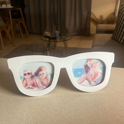 Sunglasses photo frame used