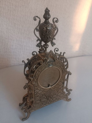 Table clock like new, dimensions 45x25 cm