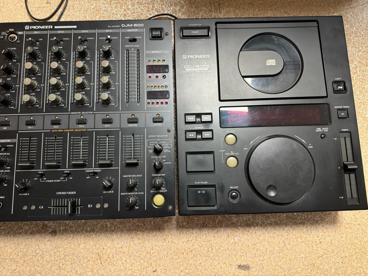 Pioneer DJ 2X CDJ-500II and DJM-500… - € 1.999,00 - Vendora.cy