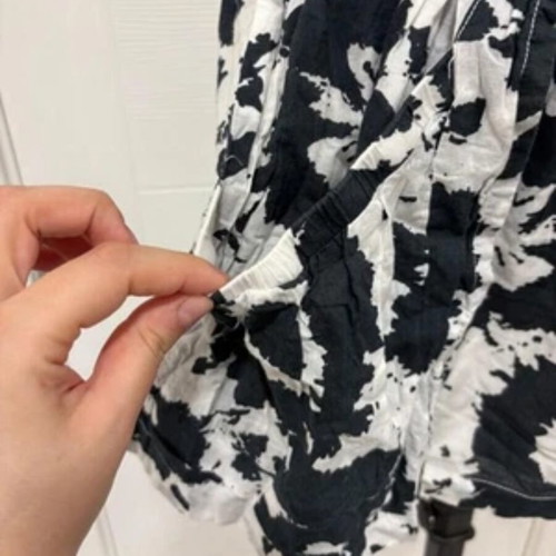 DKNY skirt size L black and white cotton like new