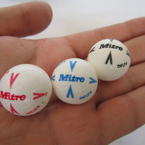 Subbuteo 61210 Mitre Delta 3 balls like new, early 1990s