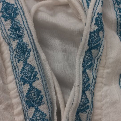 M.A.B.E dress white, like new, size XS fit larger
