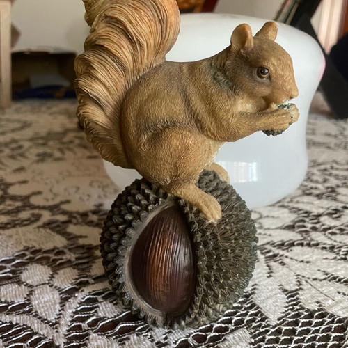 Decorative squirrel like new