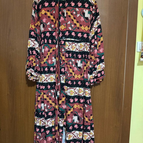 Karavan dress like new with sleeve and nice pattern