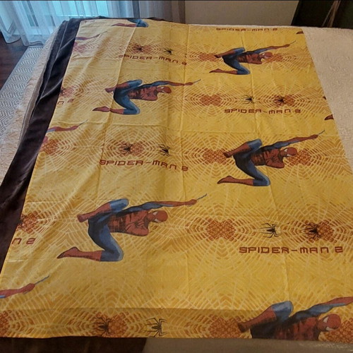 Spiderman crib sheets and pillowcase set like new, 2 pieces
