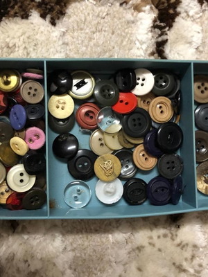 Κουμπιά ραπτικής μεταχειρισμένα, σε διάφορα μεγέθη, 133 τμχ