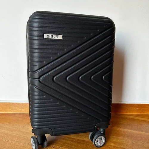 Cabin suitcase black like new with 4 wheels